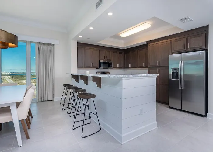 Phoenix Gulf Towers 1701 Apartment